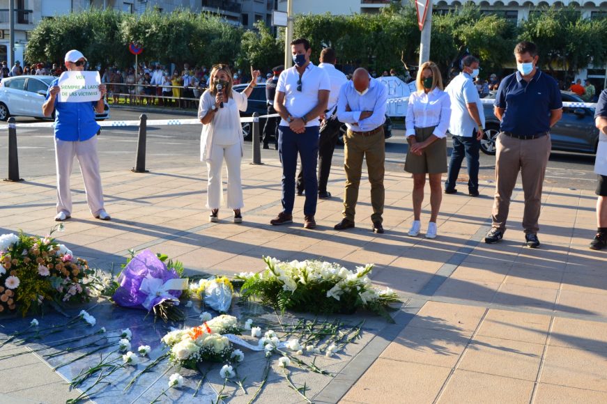 FOTOGRAFÍA. CAMBRILS (TARRAGONA), 18.08.2021. VOX recuerda a las víctmas del 17A en Cambrils. Ñ Pueblo (3)