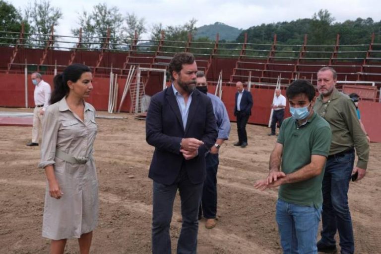 Iván Espinosa de los Monteros y de Simón (VOX) ve «ataque del PSOE al mundo rural y unidad de España» en la prohibición de festejos taurinos