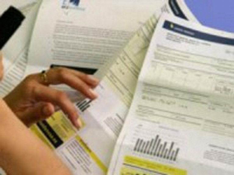 Bajan un 4 % el precio de la Luz en mercado mayorista (de 114,63 euros MWh a 110,02 euros)