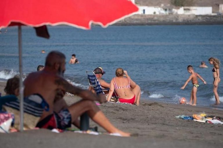 Canarias en alerta roja por calor y Andalucía, Baleares, Cataluña y Extremadura en aviso amarillo
