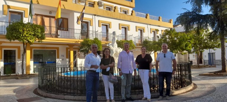 La presidente de TÚpatria anuncia la incorporación de un concejal de VOX en Aljaraque (Huelva) a TÚpatria