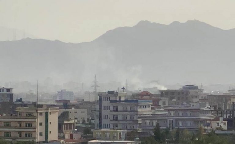 Talibanes: La explosión que mató a 5 personas en Kabul fue guiada por EEUU
