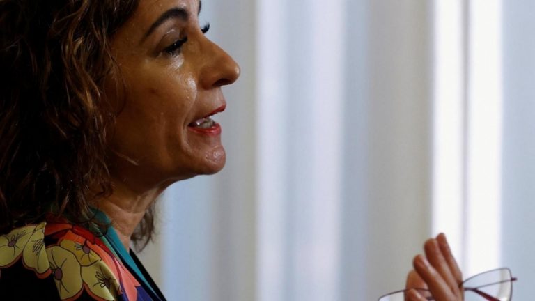 La ministra Montero: «Que nadie intente condicionar» el Procés independentista con los «Presupuestos 2022»