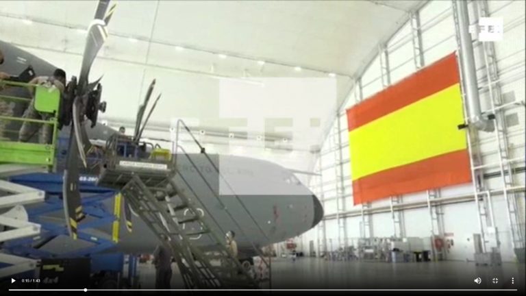 El avión «A400» del Ejército de España evacúa al personal de la embajada en Kabul (Afganistán)