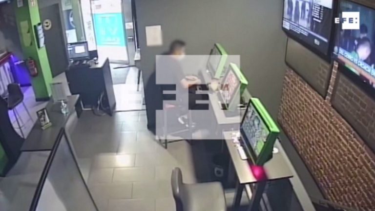 Detenido un hombre por robar en tragaperras de salones de juego de Madrid