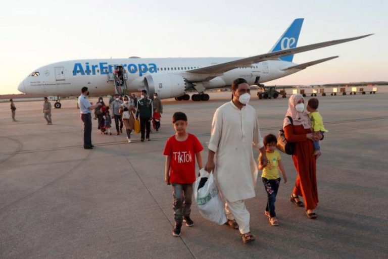 Llega a Madrid el segundo avión con 110 españoles y afganos colaboradores de España evacuados de Afganistán