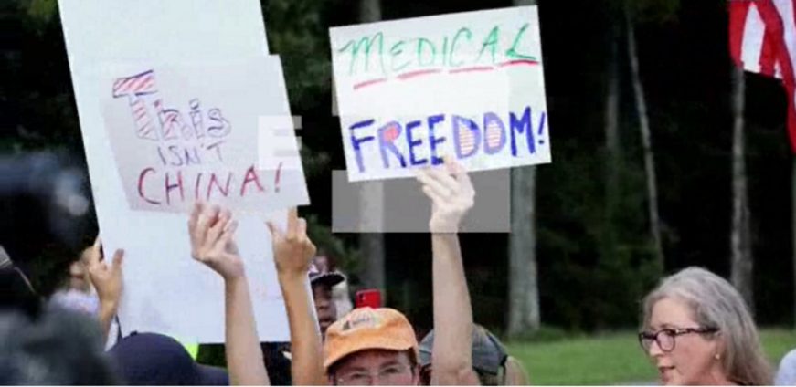 FOTOGRAFÍA. MARIETTA (GEORGIA) EEUU, 18.09.2021. El pueblo se va despertando poco a poco en todo el mundo frente al totalitarismo globalista de las farmacéuticas. Ñ pueblo