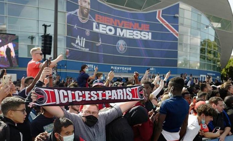 La «Messimanía» en París: multitudes para ver Leo Messi y comprar la camiseta del nuevo delantero del PSG