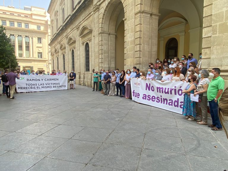 VOX convoca minuto silencio alternativo contra la «violencia intrafamiliar» porque la violencia no tiene género ni es machista