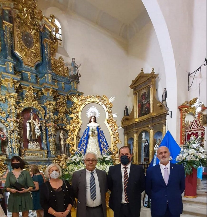 FOTOGRAFÍA. TOLEDO (ESPAÑA), AGOSTO DE 2021. Los dirigentes del partido político Túpatria posan en una Iglesia de Toledo. Ñ pueblo