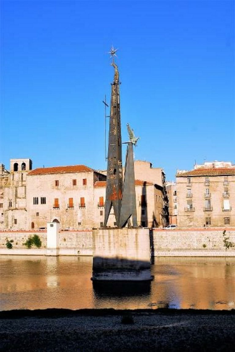 La «ley de talibana» de Cataluña acabará con el Monumento de la Batalla del Ebro de Tortosa «diga lo que diga la justicia»