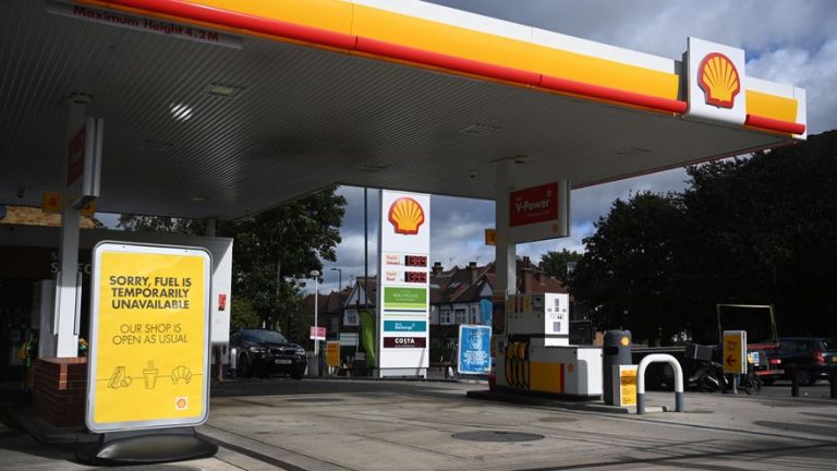 Reino Unido recurre al Ejército para paliar su crisis de abastecimiento de las gasolineras