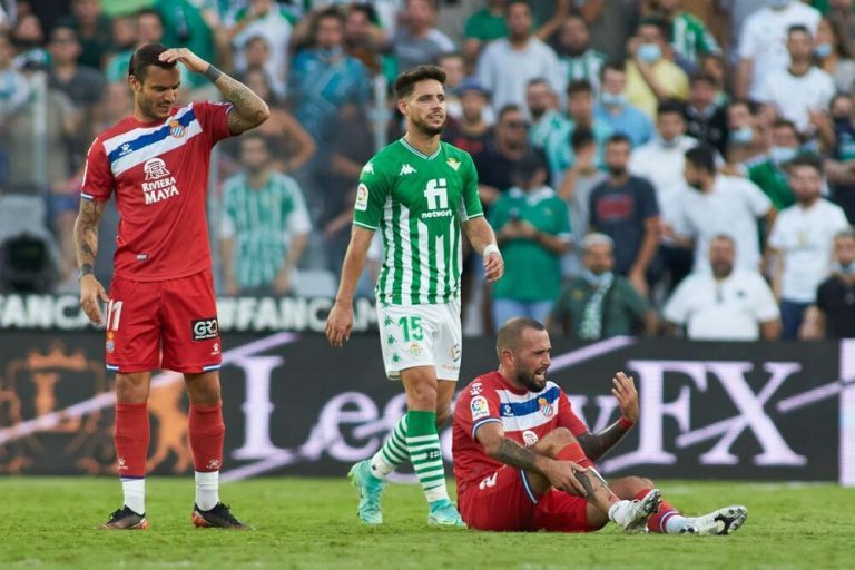 El Espanyol rescata un punto en la prolongación en el Benito Villamarín ante el Betis (2-2)
