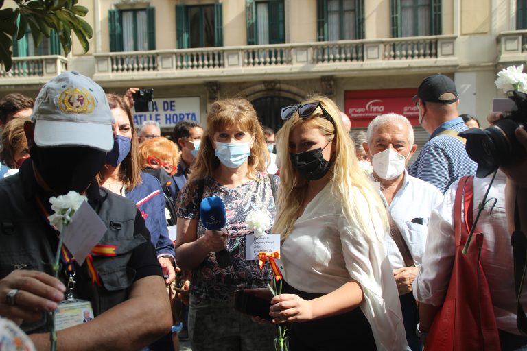 Galería foto acto de desagravio de Cataluña a Policía Nacional, atacada por «terroristas y salvajes» independentistas