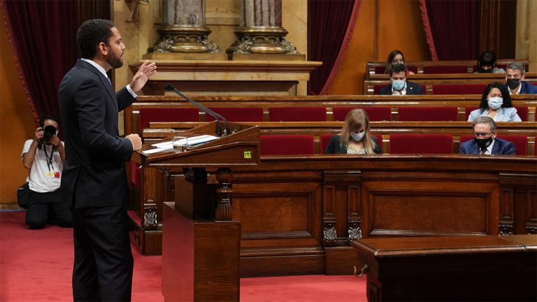 Garriga a Aragonès (ERC): «VOX nunca se callará y exigirá la expulsión inmediata de inmigrantes ilegales»