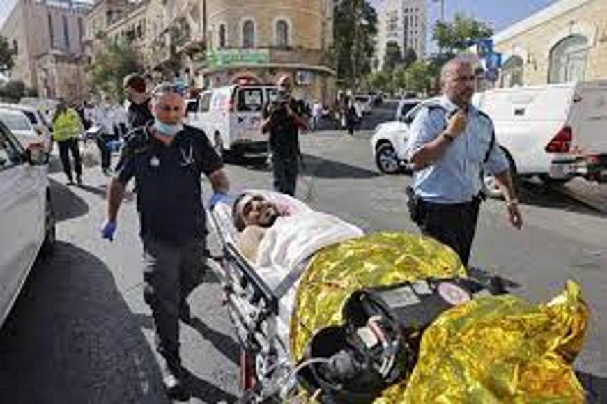 FOTOGRAFÍA. JERUSALÉN (ISRAEL), 13.09.2021. Dos personas resultaron hoy heridas durante un ataque con cuchillo. Efe