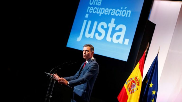 Sánchez abandera la agenda social con la subida inmediata del salario mínimo