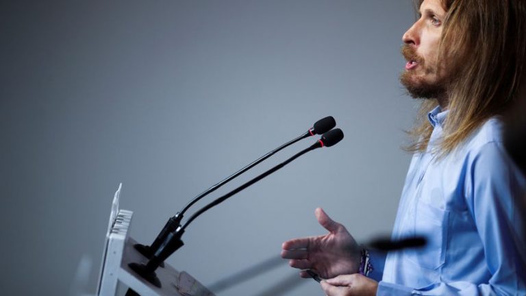 Pablo Fernández Santos (Podemos): «Más de mil días lleva el PP incumpliendo la Constitución»