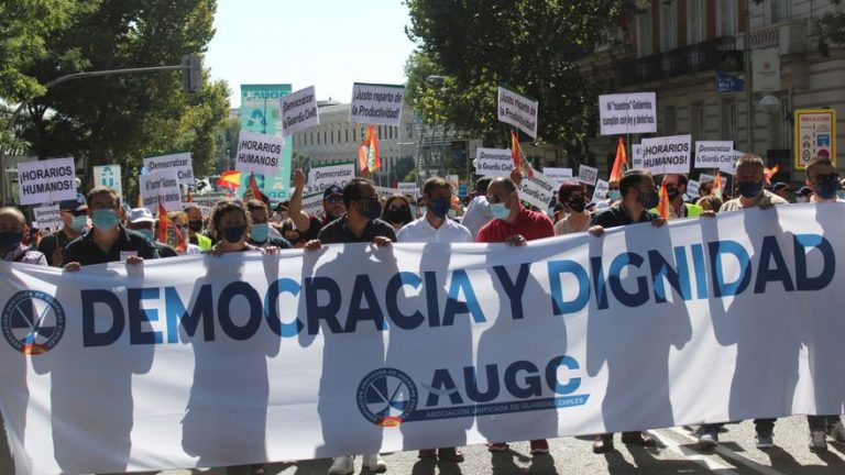 Miles de Guardias Civiles denuncian la discriminación salarial que sufren respecto a Mozos de Escuadra y Ertzaintza