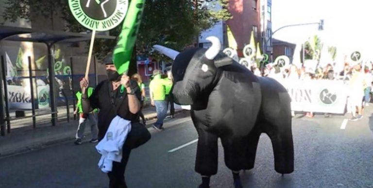 El partido político animalista PACMA reclama la abolición de la tauromaquia en España