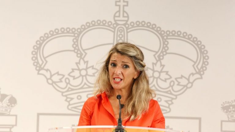 Yolanda Díaz Pérez (Podemos) reclama «investigar hasta final» al rey emérito Juan Carlos I de España