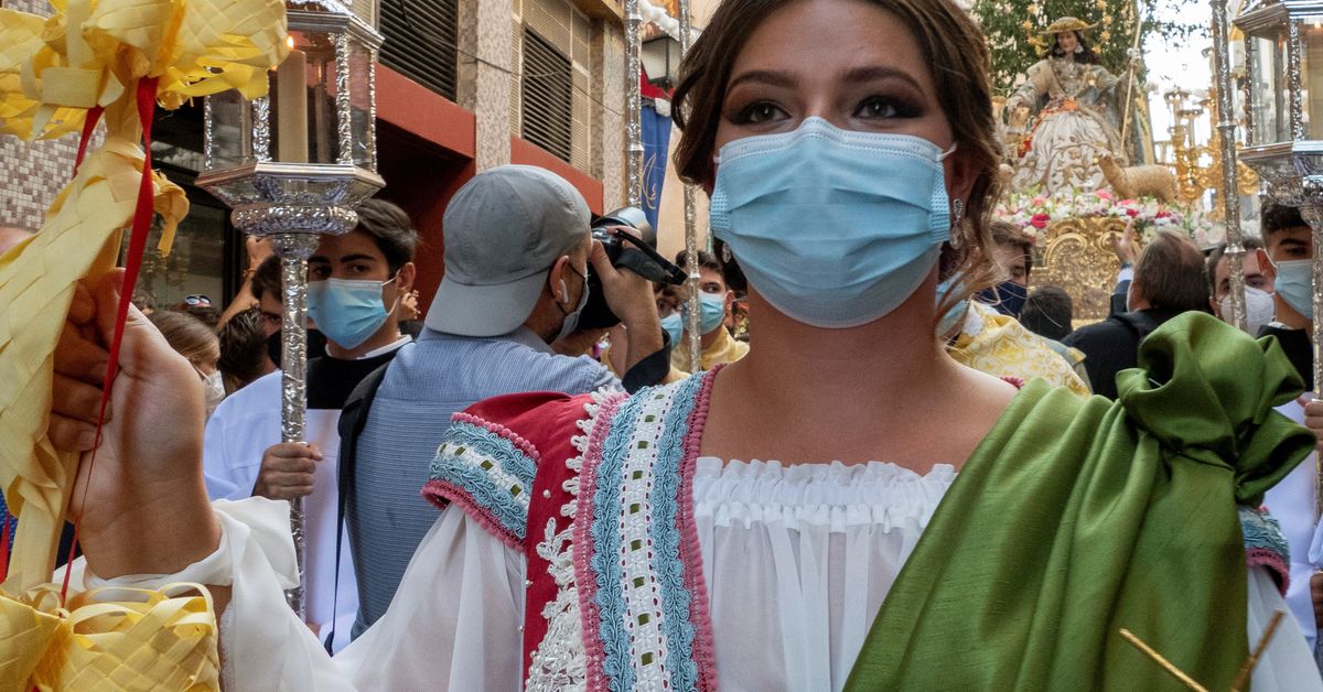 Fotografía. Sevilla (España), domingo 19 de septiembre de 2021. Miles de personas. Efe