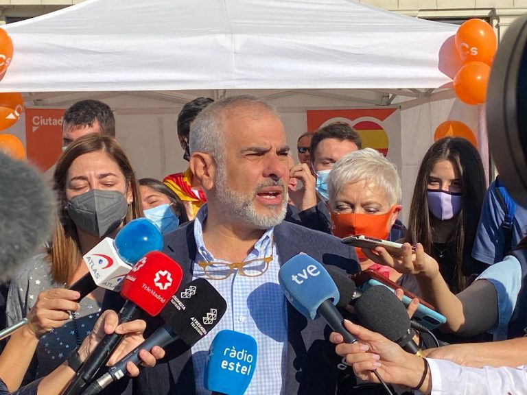 Cs a Sánchez el 12-Oct: «Cataluña no es esa Mesa del Procés en la que se reúne» con el independentismo