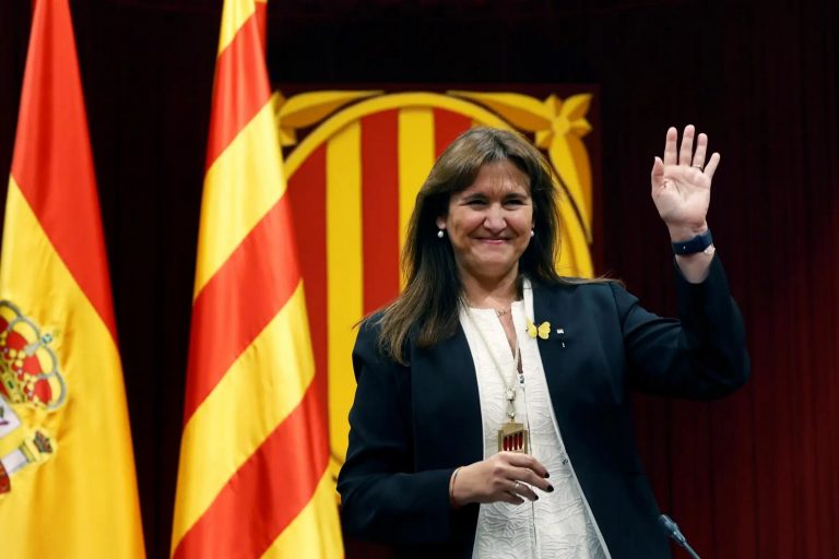 Cataluña| La oposición exige la dimisión de la procesada por corrupción presidente del Parlamento de Cataluña Laura Borràs