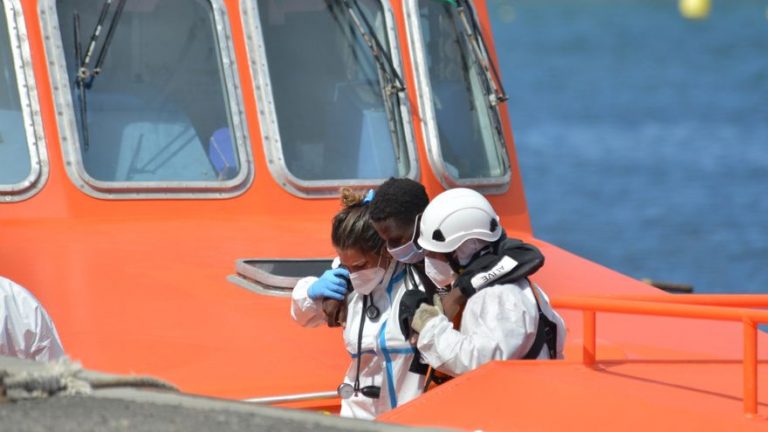 Rescatan 3 inmigrantes ilegales con vida y recuperan 11 cadáveres a Cabrera (sur de Mallorca) España