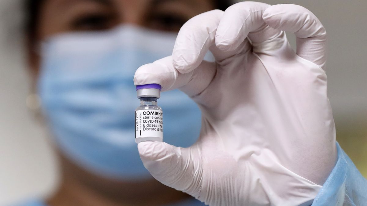 FOTOGRAFÍA. LA HAYA (PAÍSES BAJOS), 04.10.2021. La Agencia Europea de Medicamentos (EMA) recomendó hoy el uso de una dosis de refuerzo. Efe