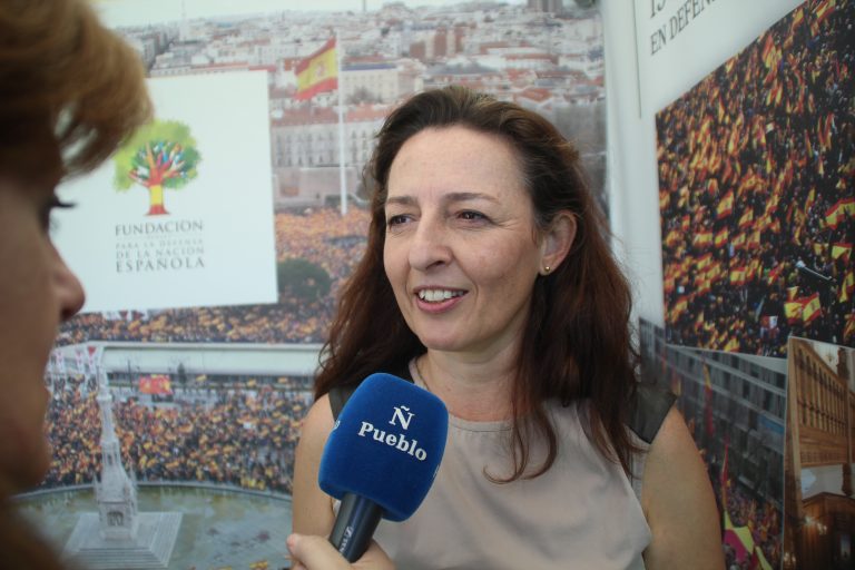 Marta Castro transmite los «éxitos» jurídicos de VOX contra «golpistas» y José Félix Tezanos (CIS)