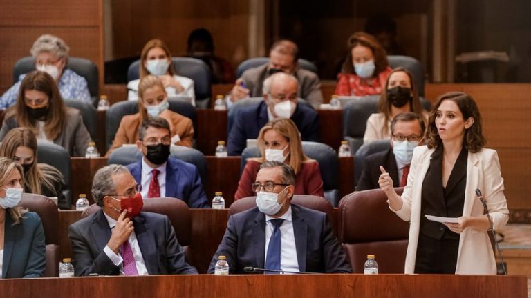 Ayuso rechaza la gratuidad total en educación que pide VOX: «Es una utopía»