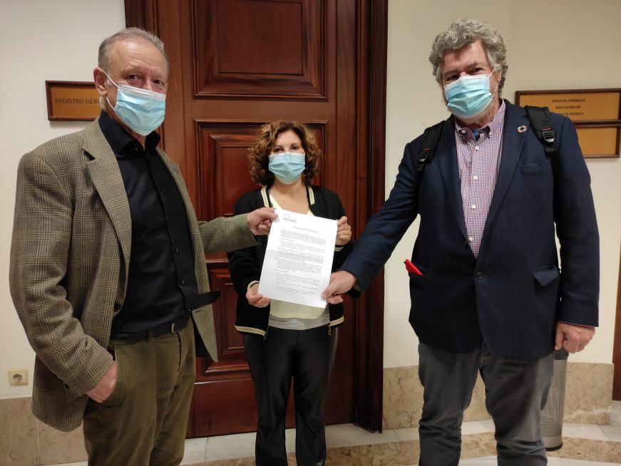 FOTOGRAFÍA. MADRID (ESPAÑA), 21.10.2021. Los diputados de las ultraizquierdas Pilar Garrido, Juantxo López de Uralde y Roberto Uriarte. ñ Pueblo