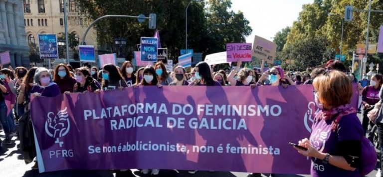 Llaman «a destruir» las 1800 diferencias naturales entre una mujer y un hombre. Si lo logran producirán monstruos