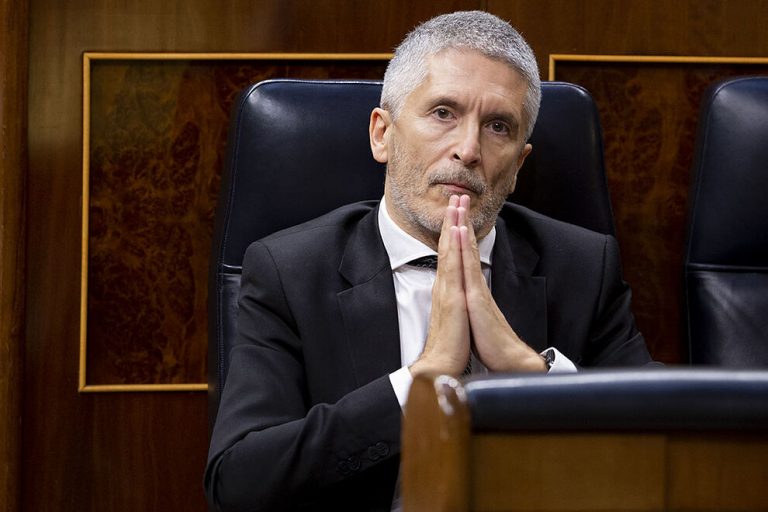 Marlaska se compromete con JUCIL a «avanzar» en igualar salarios, medios y condiciones laborales de los guardias civiles con mozos y Ertzaintzas