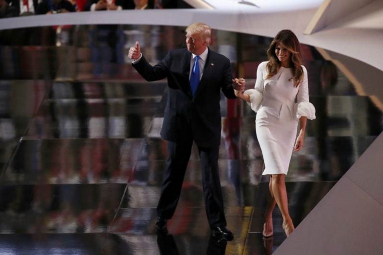 Trump crea «Truth Social» (Verdad Social) y «TMTG+» alternativas a Facebook y YouTube en defensa de la libertad