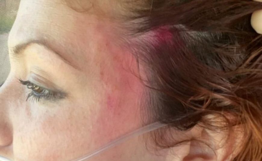 FOTOGRAFÍA. PADRE PÍO-PALMETE (SEVILLA) ESPAÑA, 28.10.2021. vocal provincial de VOX y vecina del barrio de «Padre Pío-Palmete». Ñ Pueblo (1)