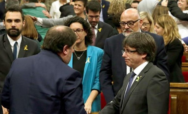 El puchista huido Puigdemont quiere «volver» a España para «hacer efectiva» la República Catalana