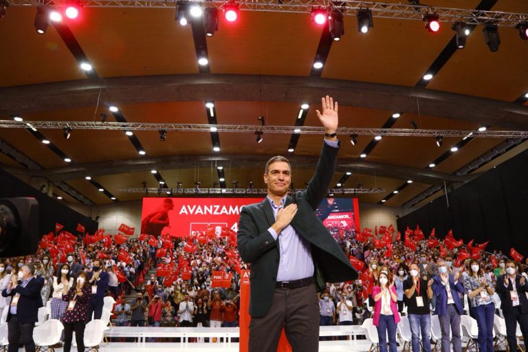 PSOE y Podemos votan contra el uso del español en las aulas en Cataluña
