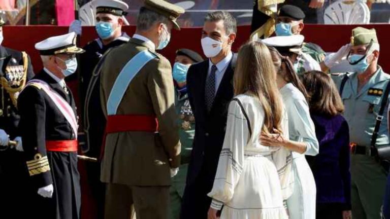 El pueblo español abuchea a Sánchez el 12-Oct: «Dimisión, fuera y okupa»