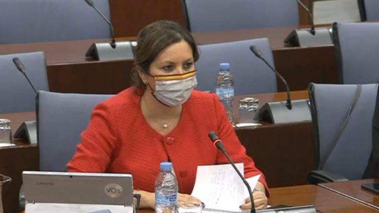 Diputada de VOX Ángela Mulas: «VOX aboga por la expulsión de todos los inmigrantes ilegales y de aquellos que siendo legales hayan cometido delitos graves en España»