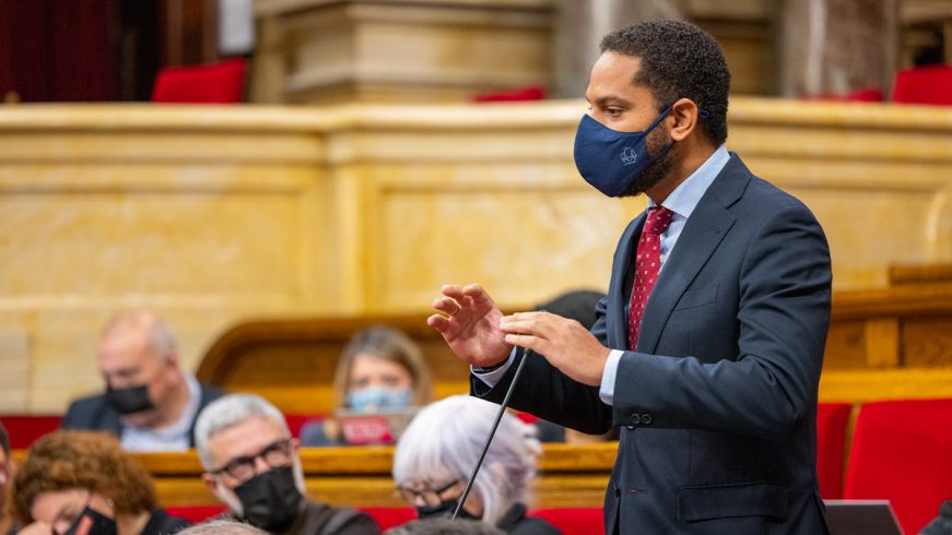 FOTOGRAFÍA. (BARCELONA) ESPAÑA, 03.11.2021. El presidente del Grupo Parlamentario de VOX en el Parlamento de Cataluña, Ignacio Garriga Vaz de Concicao. Ñ Pueblo