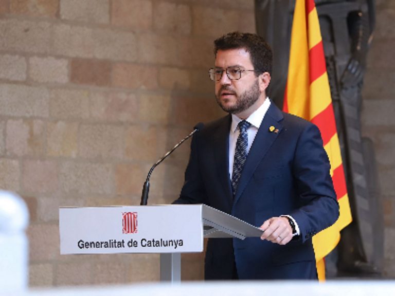 Aragonés tras acuerdo con Podemos (los Comunes): «Ofrecemos al «país» (Cataluña) un Presupuesto ambicioso»