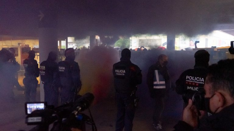 S’ha Acabat reivindica los derechos civiles de constitucionalistas en la Universidad Autónoma de Barcelona