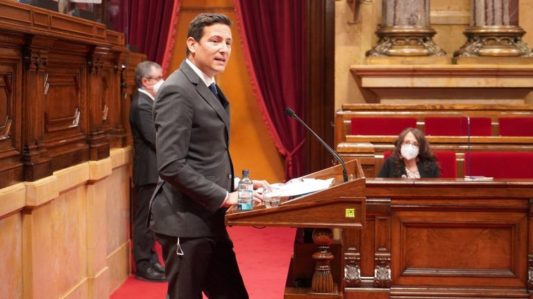 VOX impulsa una campaña para acabar con la «barbarie de matrimonios forzados de menores musulmanas» en Cataluña