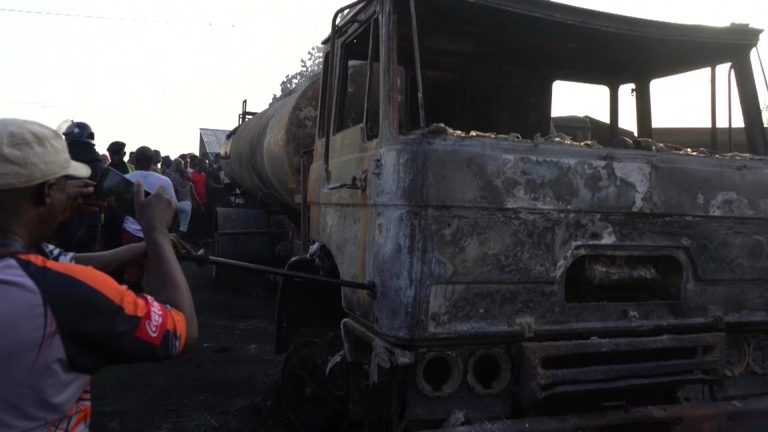 Un accidente de un camión cisterna deja 98 muertos en Freetown (Sierra Leona)