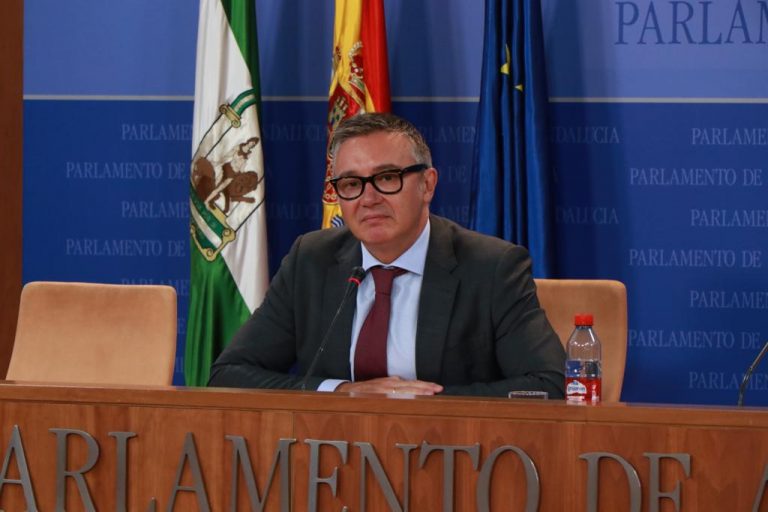 VOX presenta la enmienda a la totalidad a los Presupuestos 2022 «socialistas» de Andalucía de un Gobierno «débil, frágil e inestable» del PP y Cs