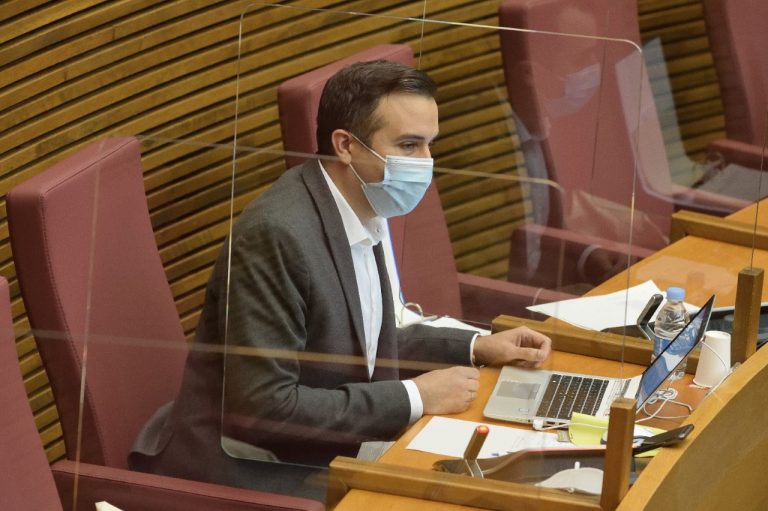 VOX al comunista Héctor Illueca Ballester: «Da igual los millones que le den, la realidad es que su ejecución es paupérrima»