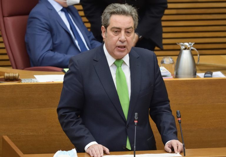 José María Llanos (VOX): «Su proyecto de ley es falso porque las cuentas no salen»