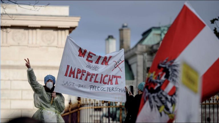 Más de 100.000 personas rechazan en Viena la nueva «coronadictadura» instaurada en Austria
